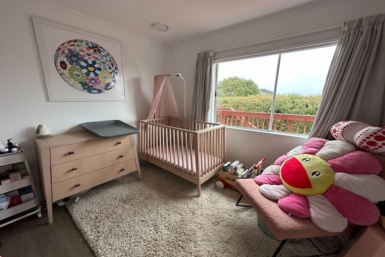 Photo of property in 3 Sispara Place, Beach Haven, Auckland, 0626