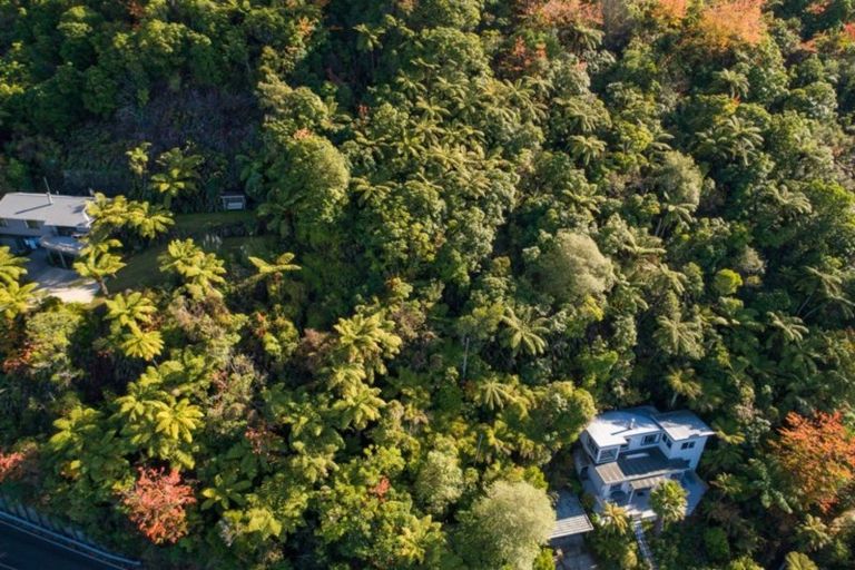 Photo of property in 28 Spencer Road, Lake Tarawera, Rotorua, 3076