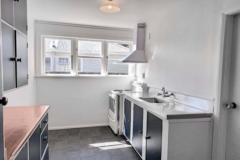 Photo of property in 87 Reynolds Street, Taita, Lower Hutt, 5011