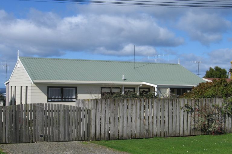 Photo of property in 18 Cullen Street, Mangawhai Heads, Mangawhai, 0505