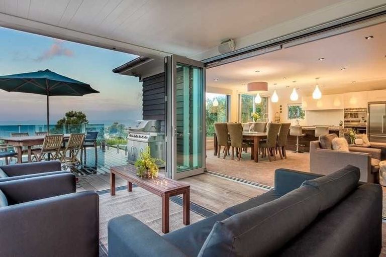 Photo of property in 37b View Road, Campbells Bay, Auckland, 0630