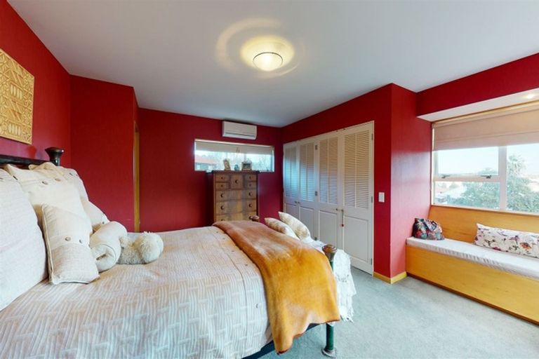 Photo of property in 10 Juliet Place, Forrest Hill, Auckland, 0620