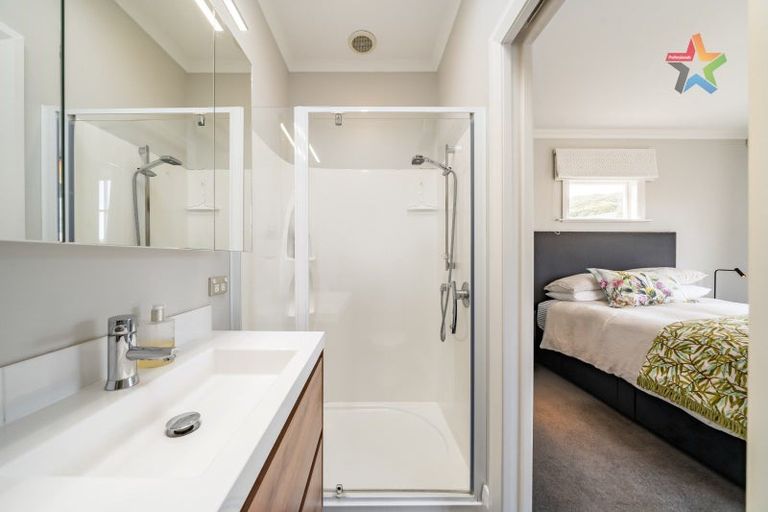 Photo of property in 15 Fairfield Avenue, Fairfield, Lower Hutt, 5011