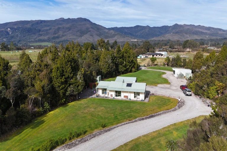 Photo of property in 270 Utopia Road, Westport, 7892