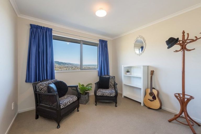 Photo of property in 22 Heemskerck Place, Britannia Heights, Nelson, 7010