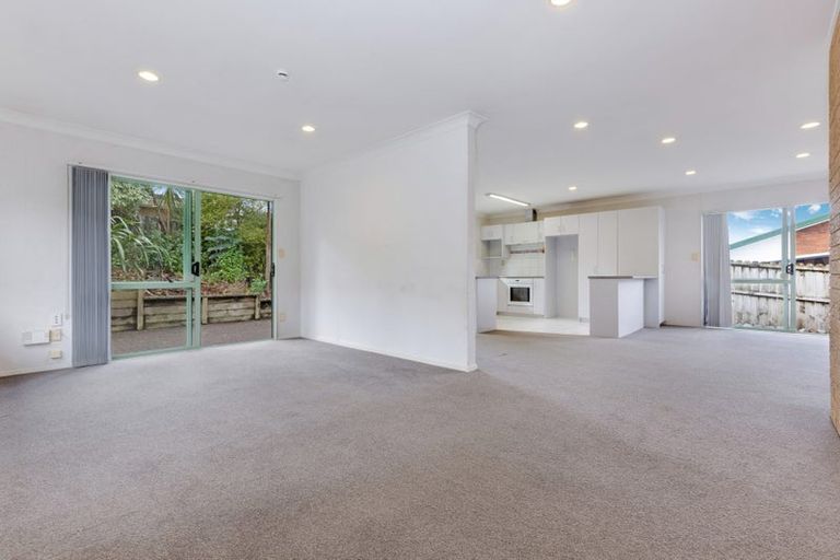 Photo of property in 6 Millstream Drive, Henderson, Auckland, 0610