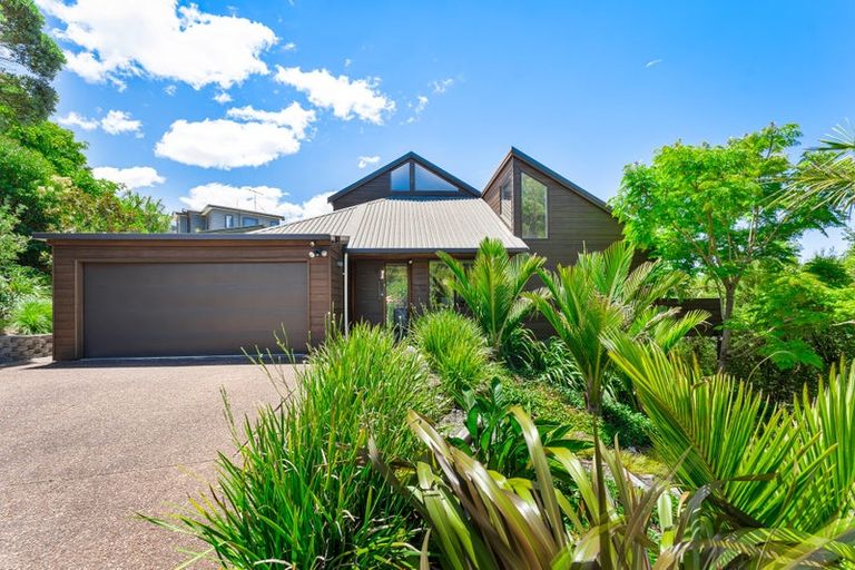 Photo of property in 6 Whale Cove, Stanmore Bay, Whangaparaoa, 0932