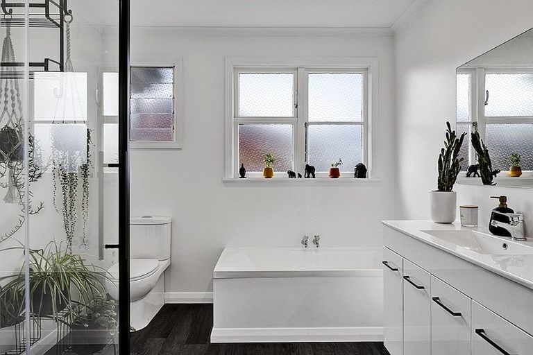 Photo of property in 2 Puriri Street, Hawera, 4610