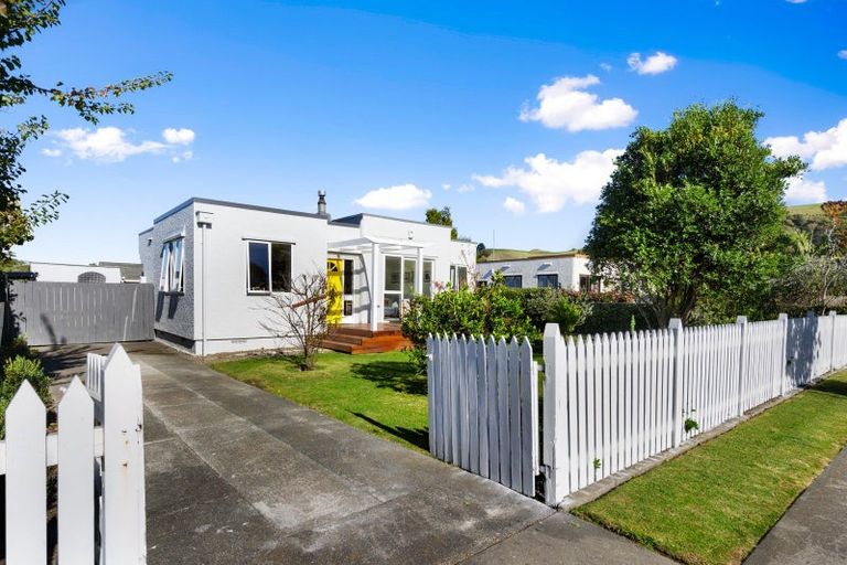 Photo of property in 6 Dolbel Street, Taradale, Napier, 4112
