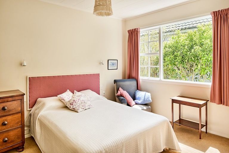 Photo of property in 5 Tui Road, Days Bay, Lower Hutt, 5013