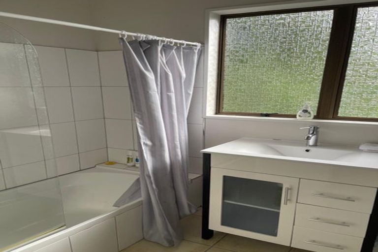 Photo of property in 5 Kate Way, Karori, Wellington, 6012
