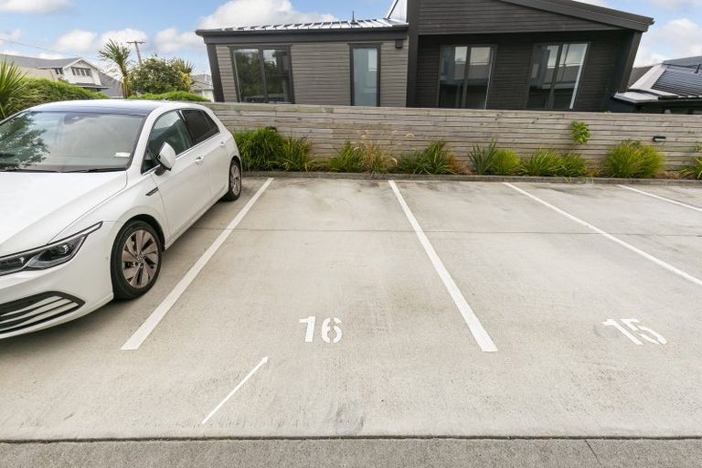 Photo of property in 16/80 Seatoun Heights Road, Seatoun, Wellington, 6022