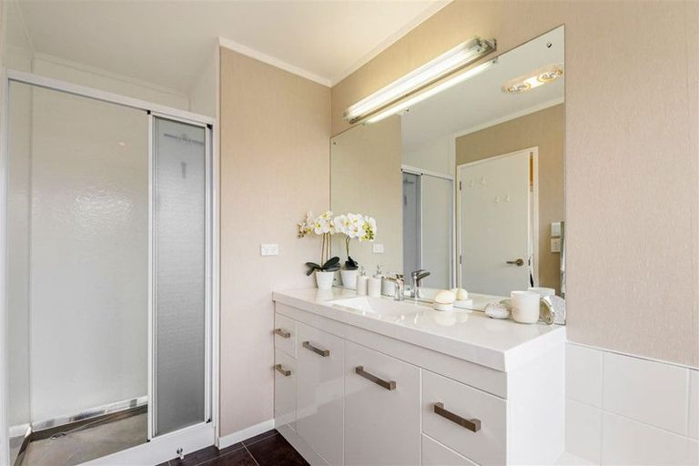 Photo of property in 9 Bayside Drive, Browns Bay, Auckland, 0630