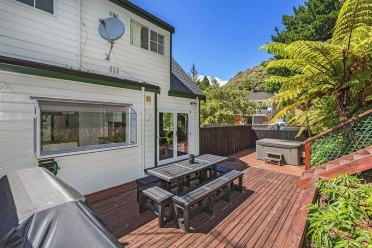 Photo of property in 10 Ration Lane, Whitby, Porirua, 5024