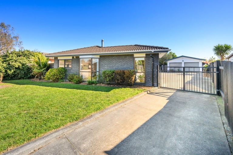 Photo of property in 53 Raglan Avenue, Cloverlea, Palmerston North, 4412
