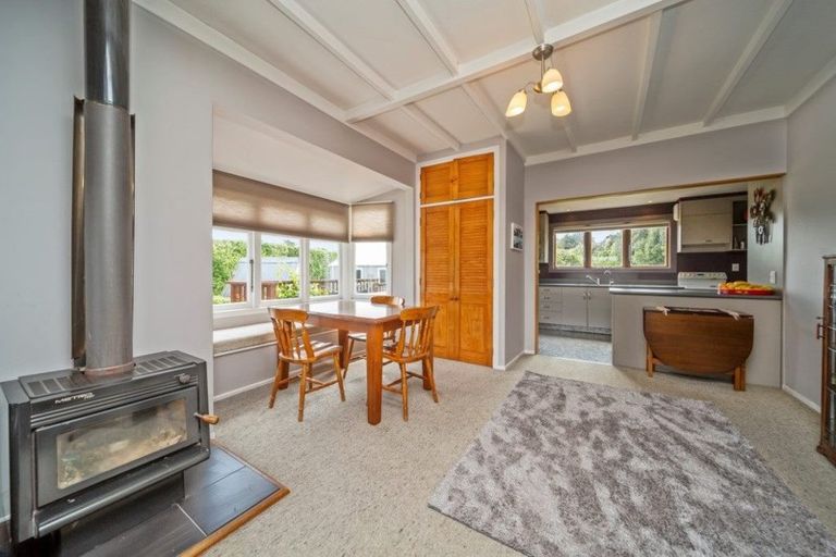 Photo of property in 183 Tasman Street, Opunake, 4616