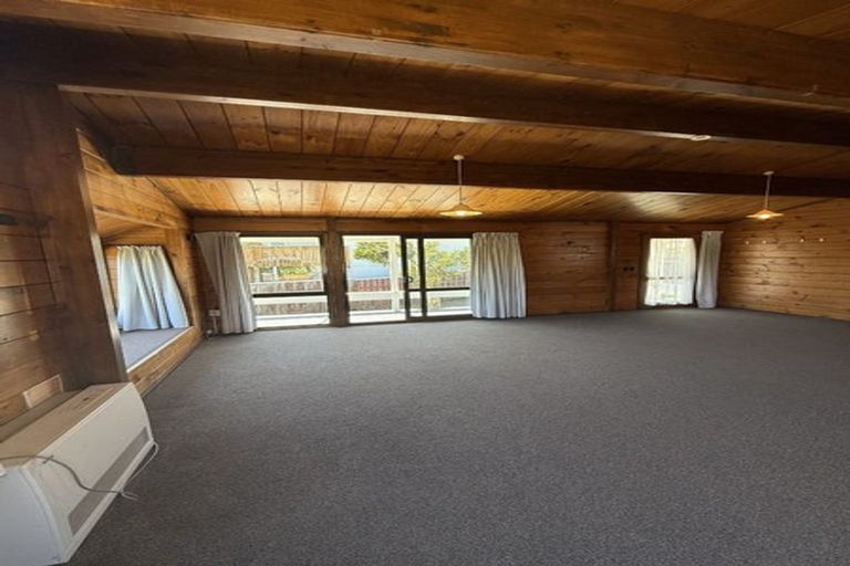 Photo of property in 6 Wisteria Grove, Maungaraki, Lower Hutt, 5010
