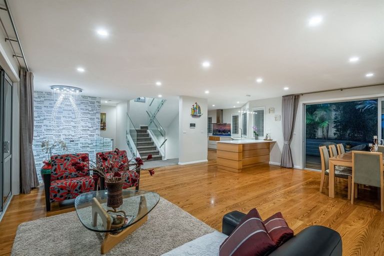 Photo of property in 13a Parr Terrace, Castor Bay, Auckland, 0620