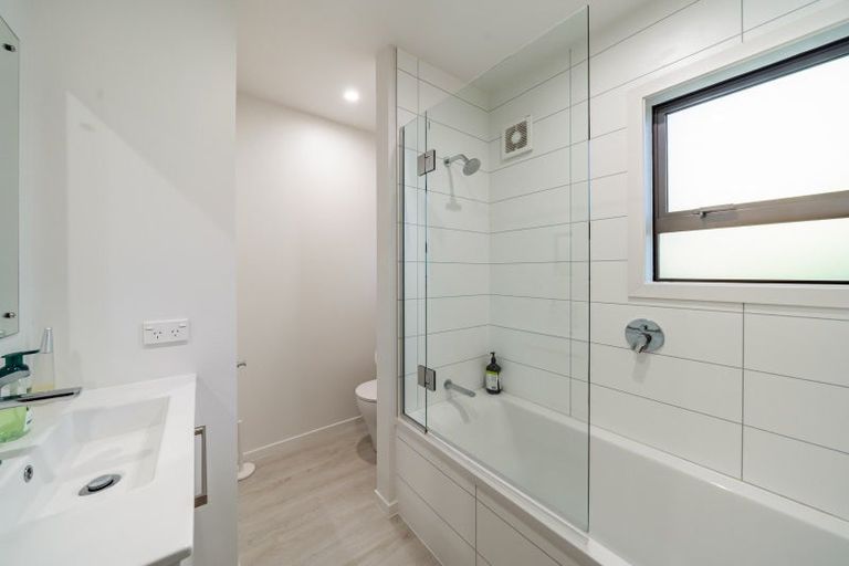 Photo of property in 42 Amapur Drive, Khandallah, Wellington, 6035