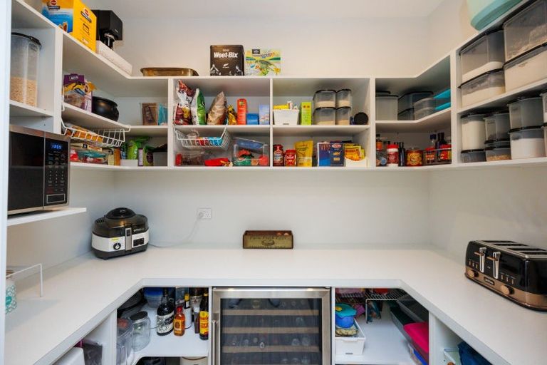 Photo of property in 33 Hartwell Drive, Kelvin Grove, Palmerston North, 4470