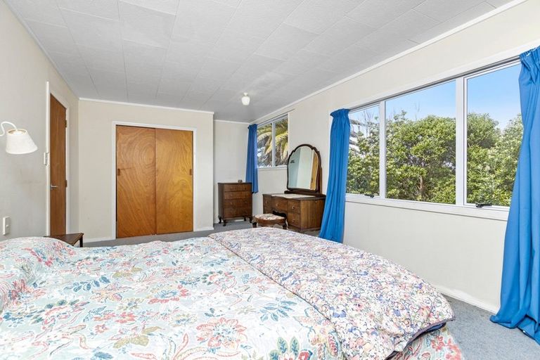 Photo of property in 15 Blue Pacific Parade, Riversdale Beach, Masterton, 5872
