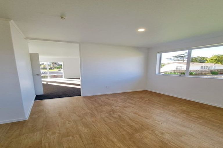 Photo of property in 31 Edwin Freeman Place, Ranui, Auckland, 0612