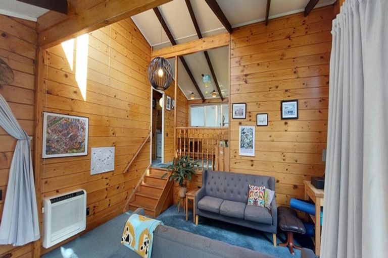 Photo of property in 7 Dundee Place, Crofton Downs, Wellington, 6035