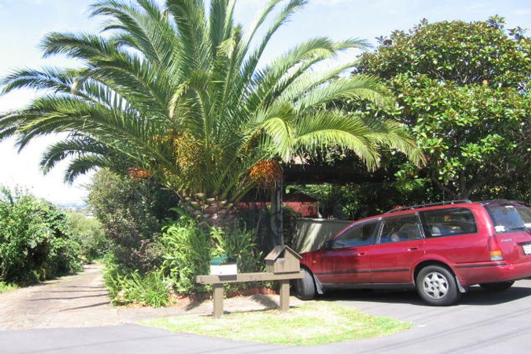 Photo of property in 1/343 Glenfield Road, Glenfield, Auckland, 0629
