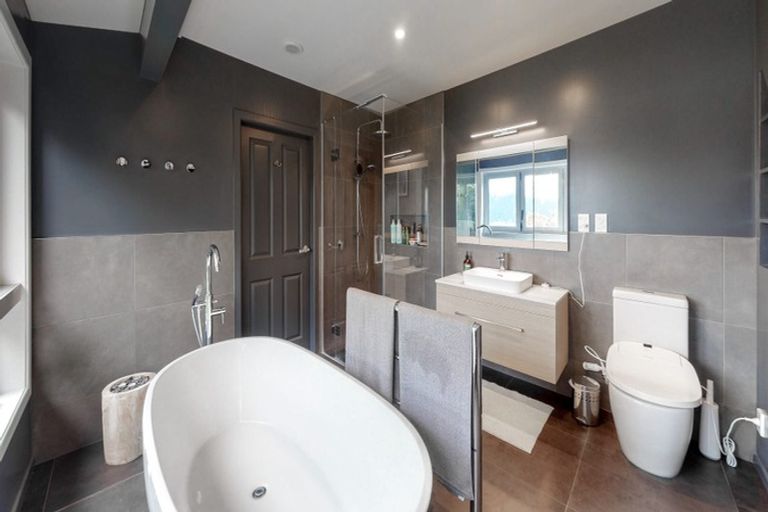 Photo of property in 141 Grafton Road, Roseneath, Wellington, 6011