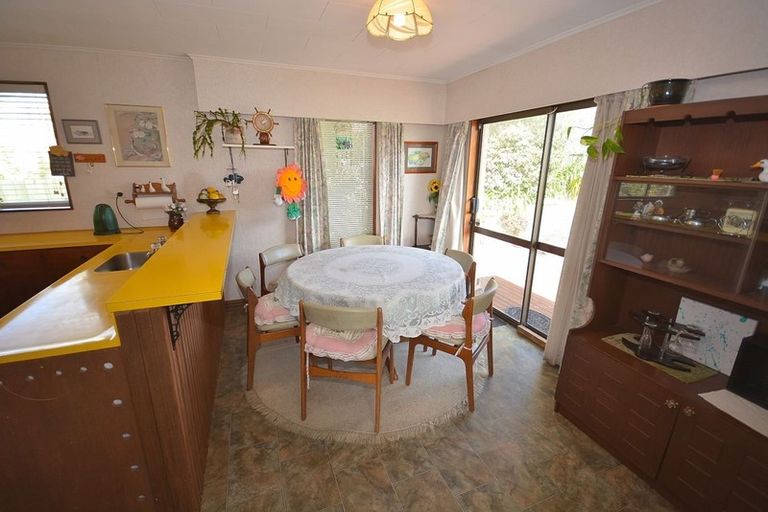 Photo of property in 14 Island View Terrace, Waikanae Beach, Waikanae, 5036