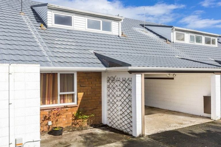 Photo of property in 3/8 Wai-iti Crescent, Woburn, Lower Hutt, 5010