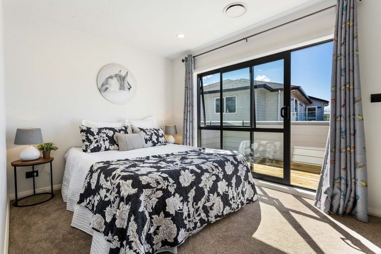 Photo of property in 40 Bounty Road, Long Bay, Auckland, 0630