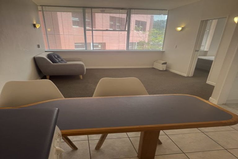 Photo of property in Terrace Tower Apartments, 1d/126 The Terrace, Wellington Central, Wellington, 6011