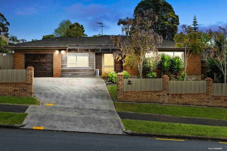Photo of property in 116 Glenmore Road, Sunnyhills, Auckland, 2010