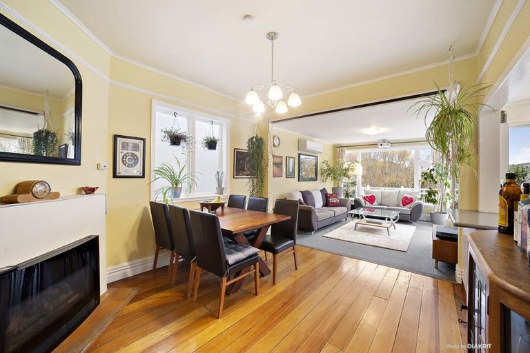 Photo of property in 14 Milne Terrace, Island Bay, Wellington, 6023