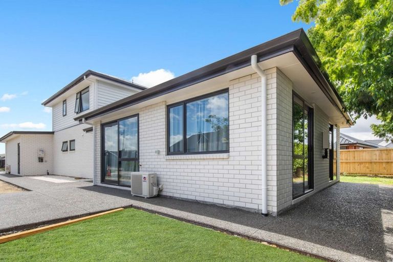 Photo of property in 23 Rose Leigh Drive, Cambridge, 3434