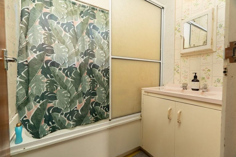 Photo of property in 53 Ogle Crescent, Te Kamo, Whangarei, 0112