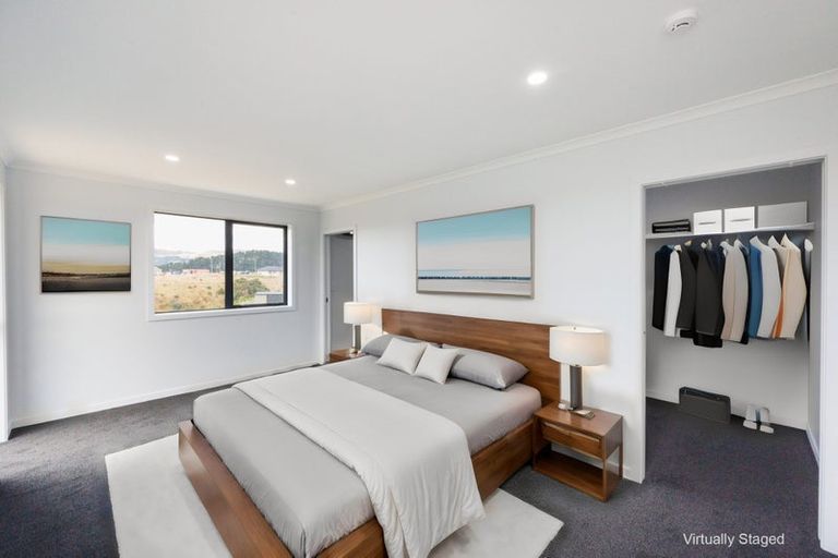 Photo of property in 54 Sardinia Grove, Fitzherbert, Palmerston North, 4410