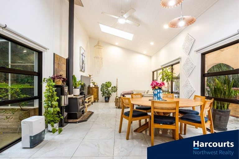 Photo of property in 719 Scenic Drive, Henderson Valley, Auckland, 0612