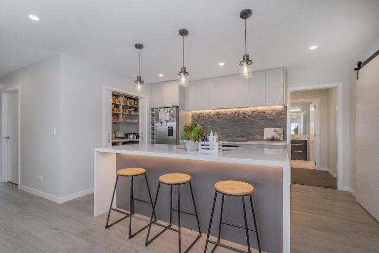 Photo of property in 7 Ronomor Place, Whitianga, 3510