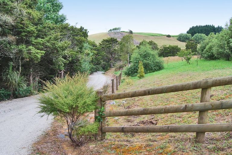 Photo of property in 255 Gibbons Road, Kaiwaka, 0573
