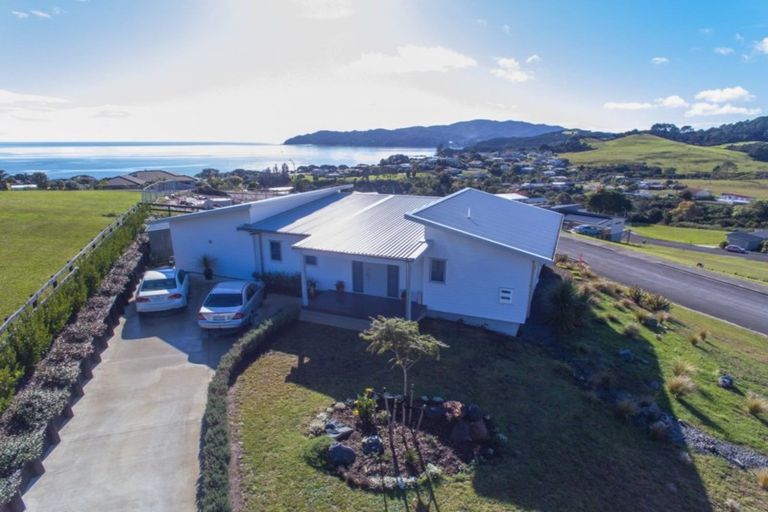 Photo of property in 14 Lori Lane, Coopers Beach, 0420