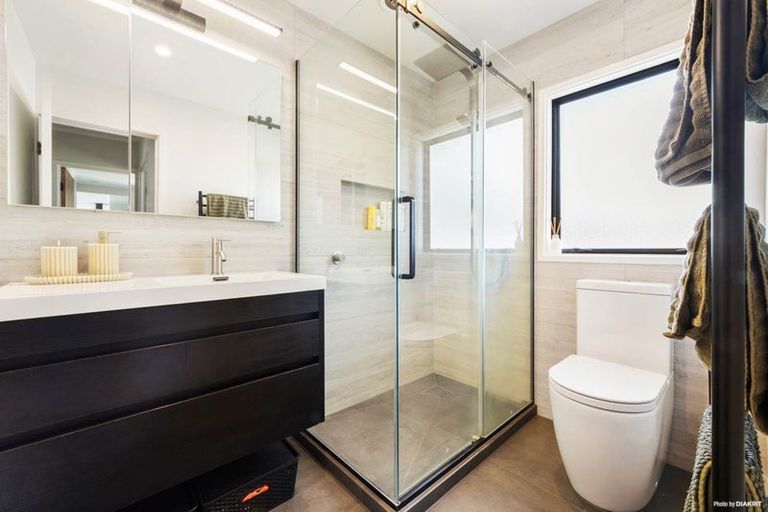 Photo of property in 41 De Quincey Terrace, Highland Park, Auckland, 2010