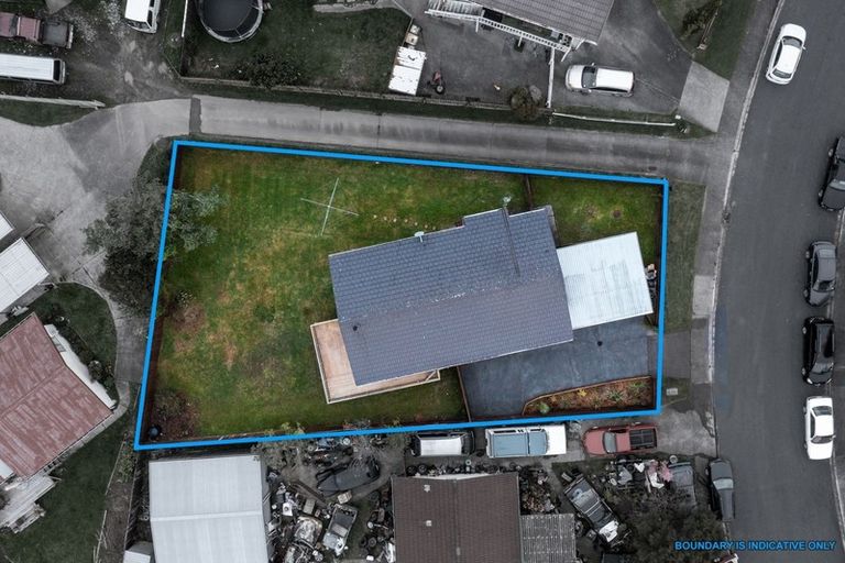 Photo of property in 10 Styca Place, Sunnyvale, Auckland, 0612