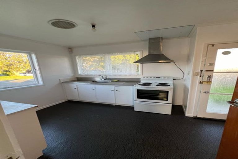 Photo of property in 3 Norman Spencer Drive, Papatoetoe, Auckland, 2104