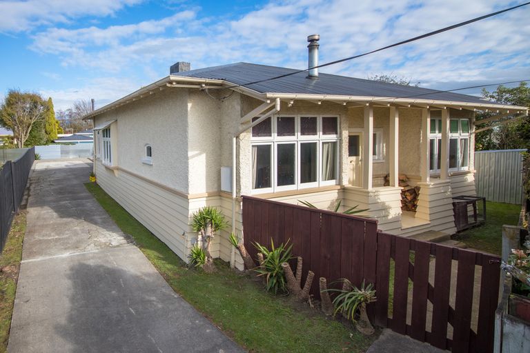 Photo of property in 132 College Street, Awapuni, Palmerston North, 4412