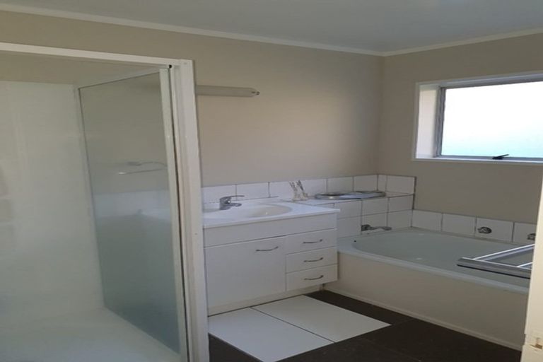 Photo of property in 160 Bombay Road, Bombay, 2675