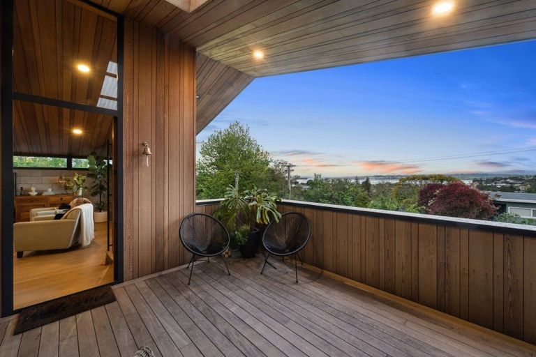 Photo of property in 60 Parkhill Road, Mellons Bay, Auckland, 2014