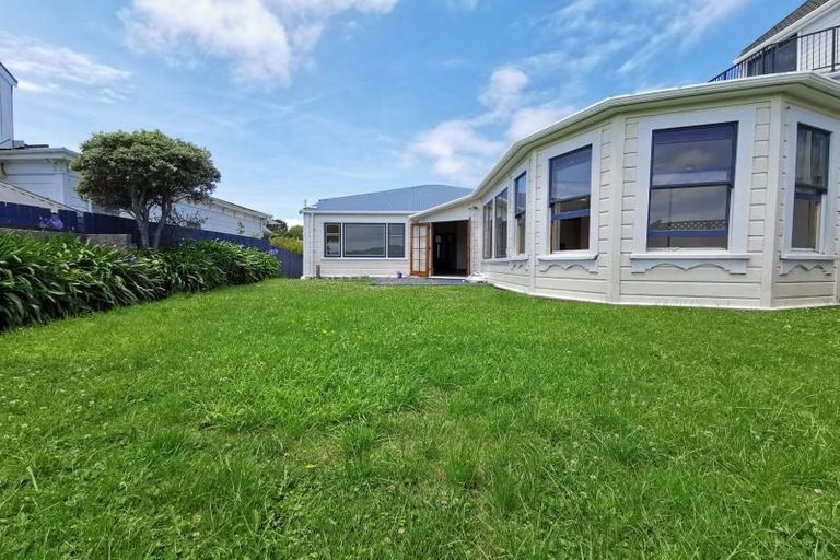 Photo of property in 26 Grove Road, Kelburn, Wellington, 6012