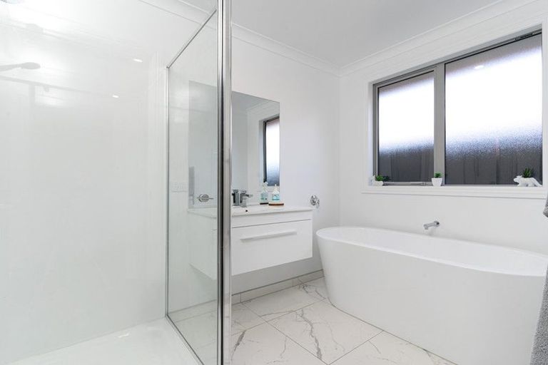 Photo of property in 4 Waikuku Beach Road, Waikuku Beach, 7473